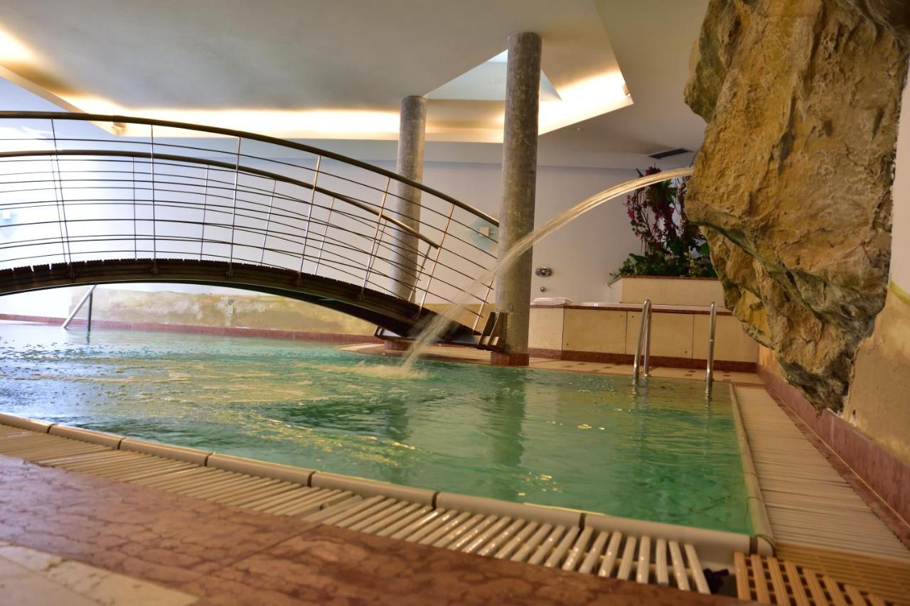 Hotel Krone Брунико Екстериор снимка