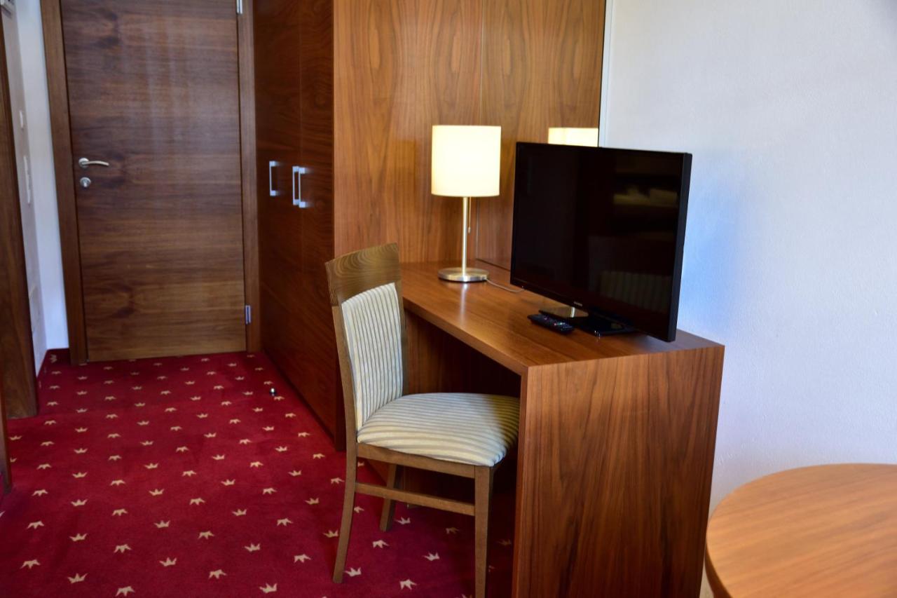 Hotel Krone Брунико Екстериор снимка