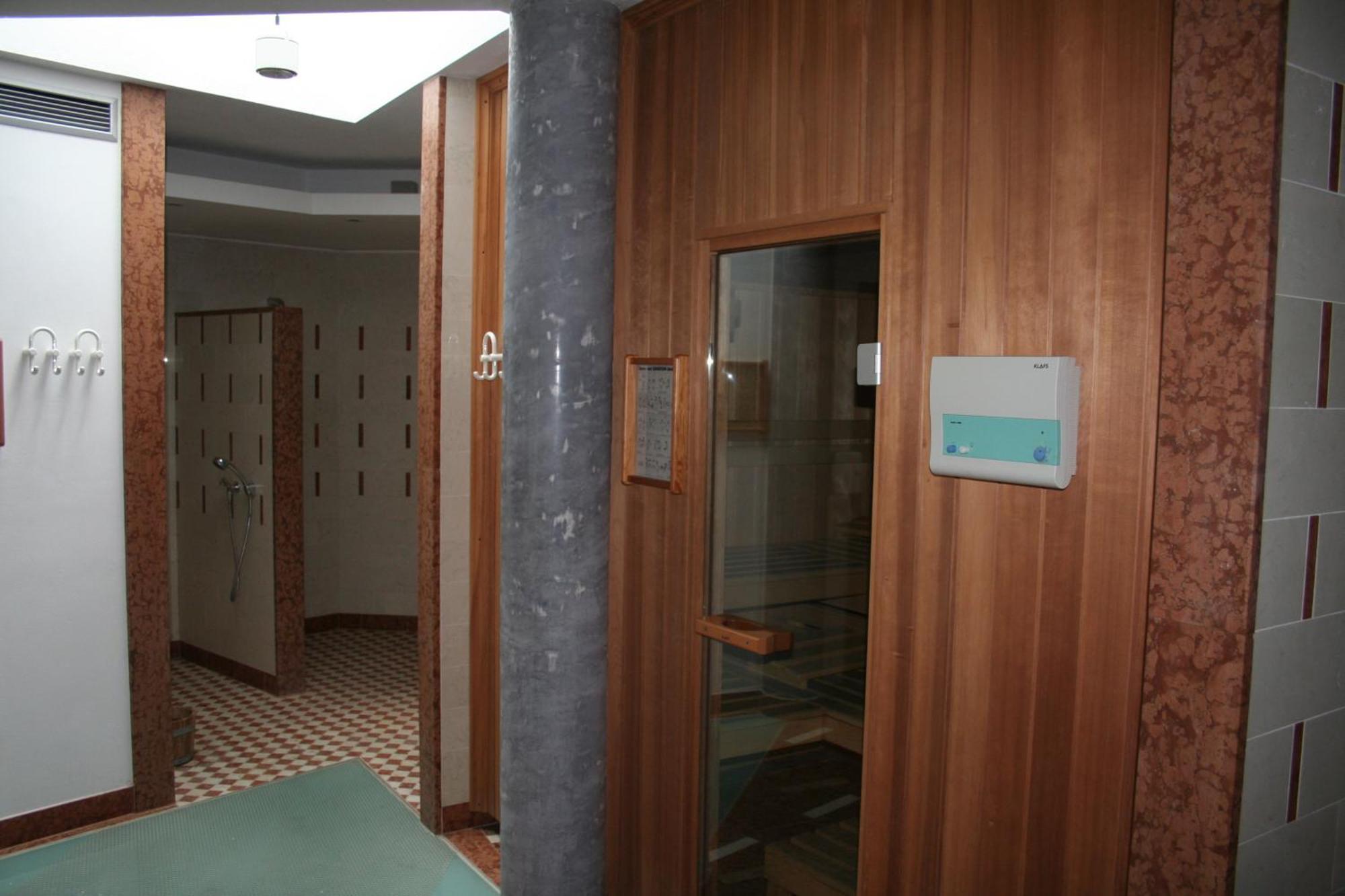 Hotel Krone Брунико Екстериор снимка