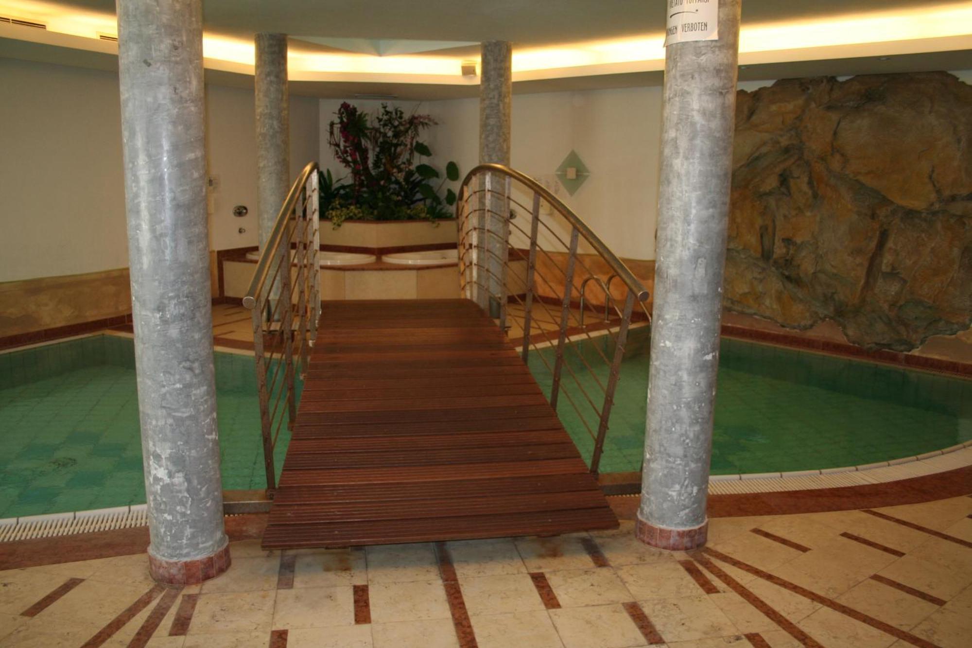 Hotel Krone Брунико Екстериор снимка